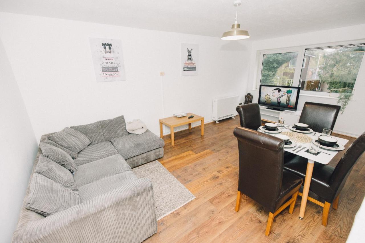 Luxe Spacious & Central 2Bed Luton Apartment - Free Parking - Free Wi-Fi - Near Ltn Airport & L&D Hospital Exteriör bild